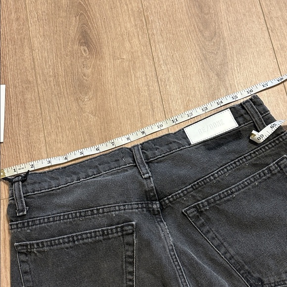 NWT Re/Done 70’s Straight Worn Black With Rip Jeans Size 30 - Picture 8 of 9